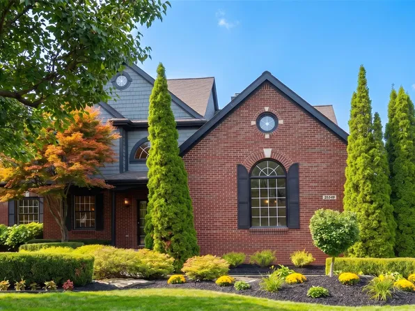 23123 Shinnecock Dr, South Lyon, MI 48178