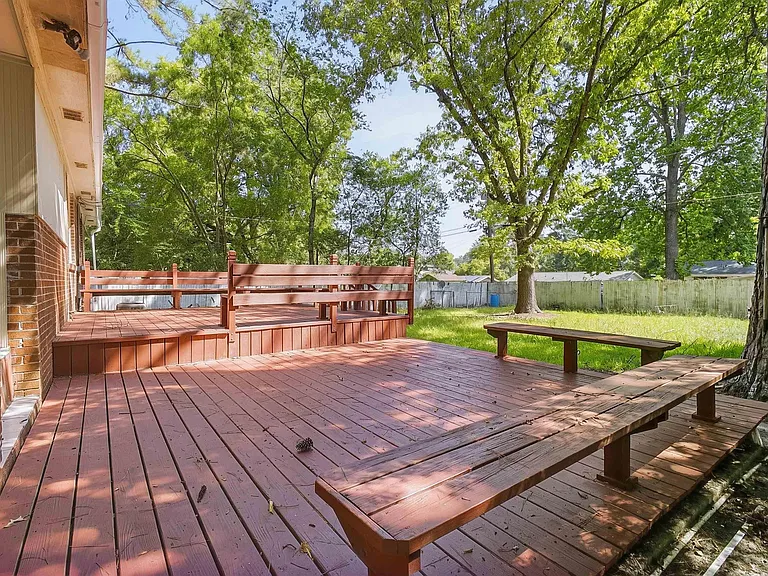 2107 Long Shadow Ln — Photo 22