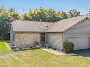 38 Spencer Village Ct, Appleton, WI 54914