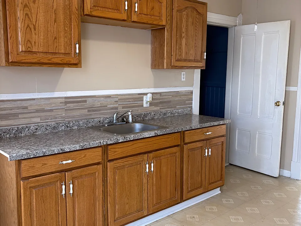 32-34 Dix St #2