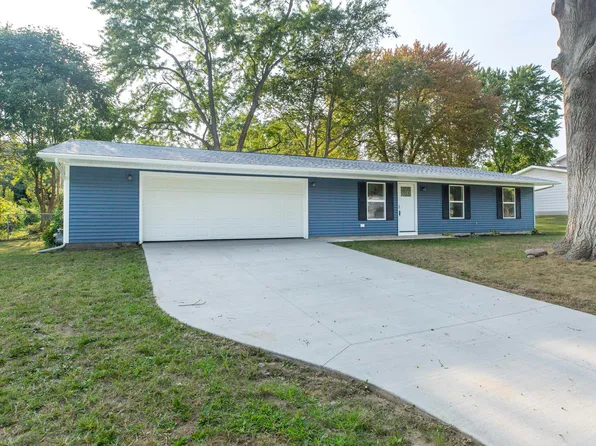 955 Tomahawk Ln, Niles, MI 49120