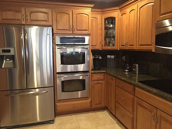 2nd image of 2810 NE 42nd St
