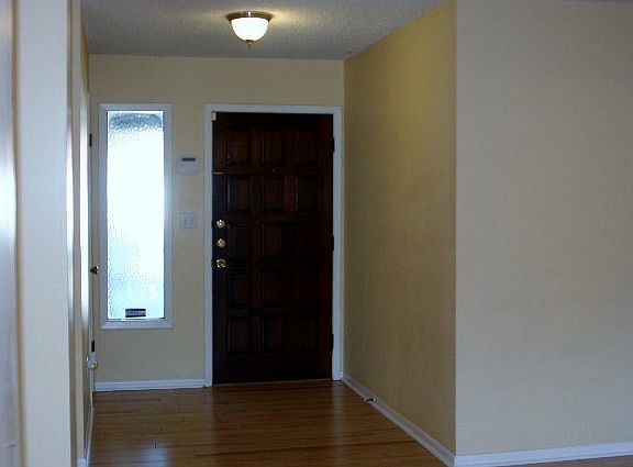2nd image of 301 Laguna Dr