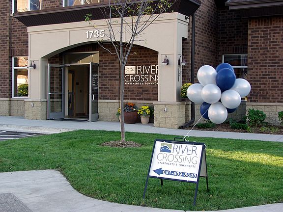 Wecome to River Crossing Apartments and Townhomes!