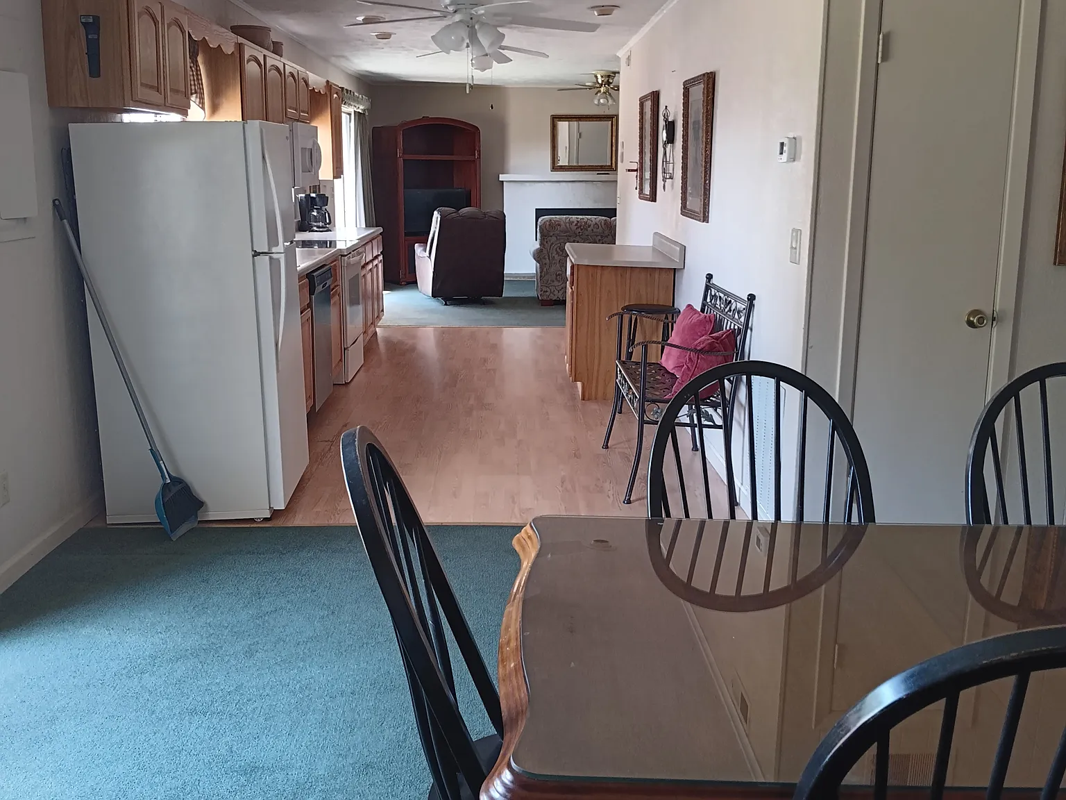 3 bed, $1,800 — Photo 2