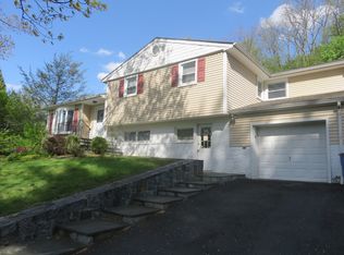 7 Overhill Rd, Elmsford, NY 10523