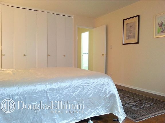 5th image of 305 E 40th St APT 7O