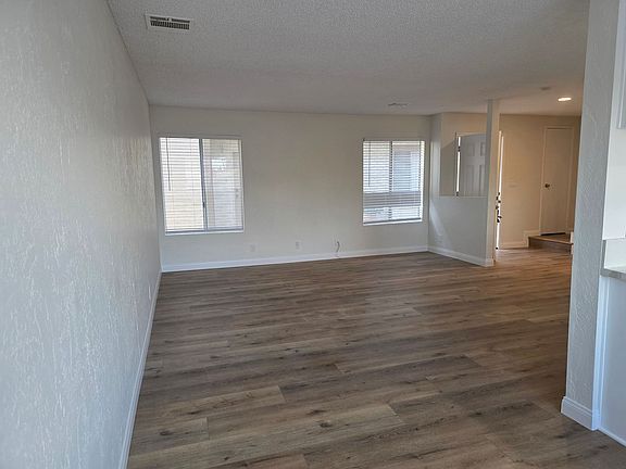 4th image of 1120 Sycamore Ave APT 3