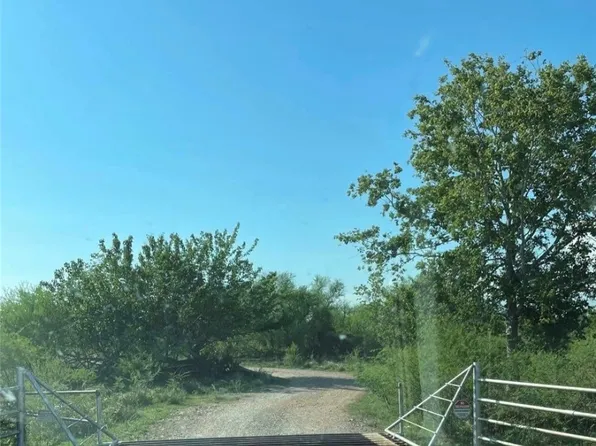 8844 Fm 446, Victoria, TX 77905