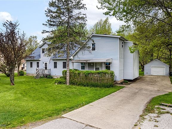 3rd image of 2055 Grant Ave