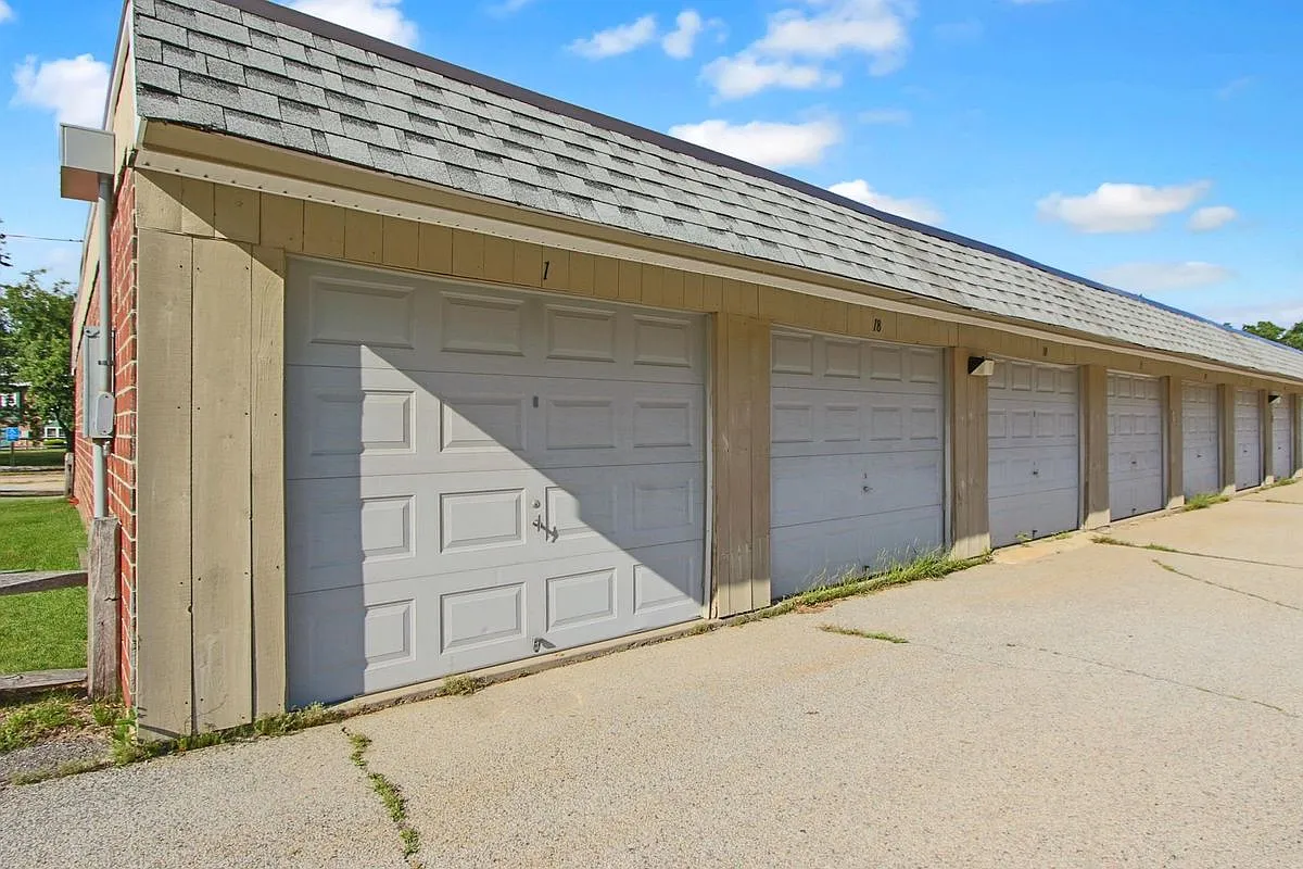 2 bed, 2.0 bath, 972 sqft, $2,200 — Photo 3