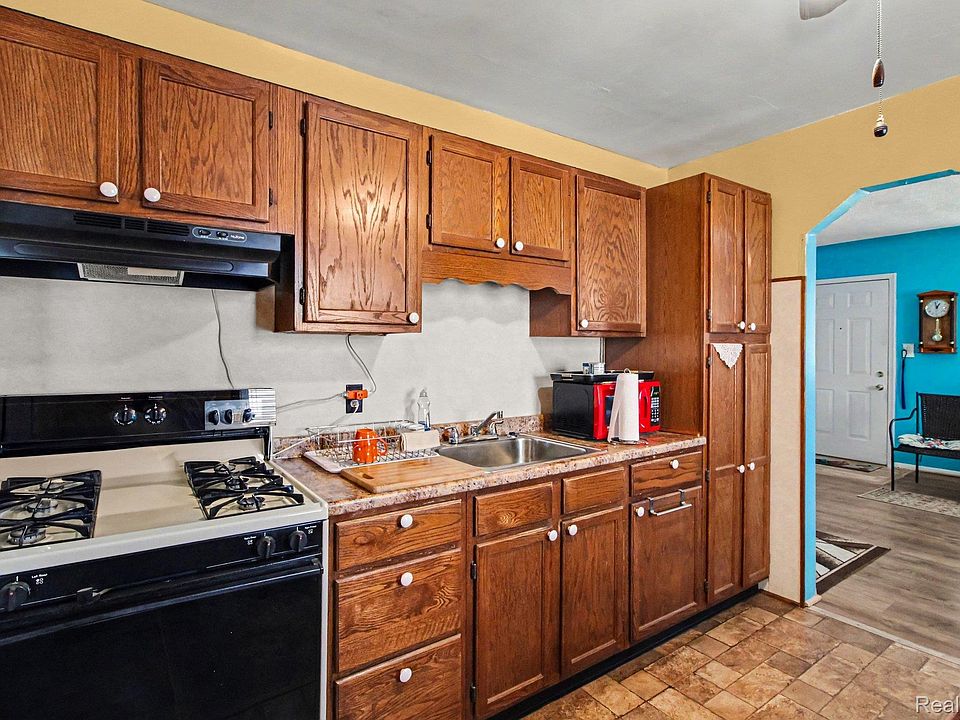 14027 Hobart Ave, photo 10