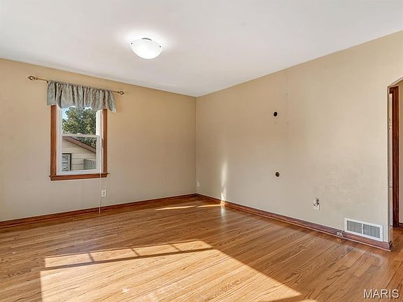 3rd image of 309 N Moore St