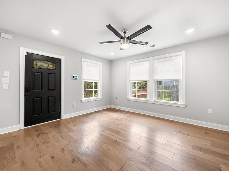 2322 Greenland Ave — Photo 4