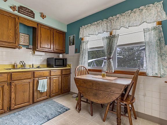 tons of natural light in the morning from the kitchen