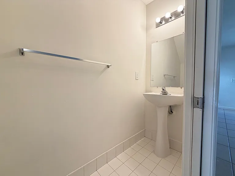 910 Summit Lake Dr — Photo 10