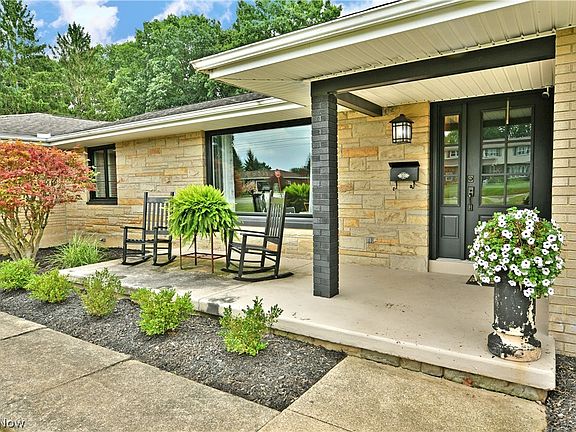 3rd image of 2387 Country Ln