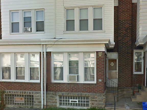 2nd image of 252 Rosemar St Floor 2