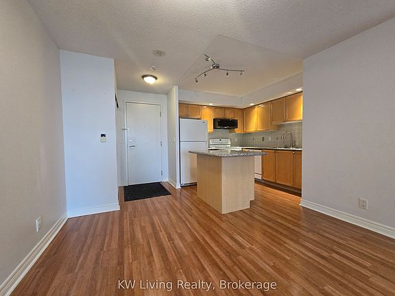 3rd image of 33 Cox Blvd #701