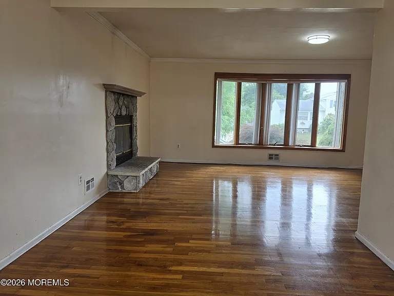 42 Richards Dr — Photo 6