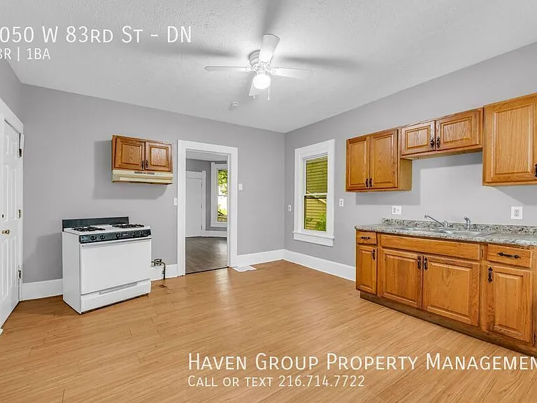 2050 W 83rd St #DN — Photo 8