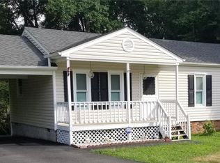 4713 Sterlingheath Dr, Midlothian, VA 23112