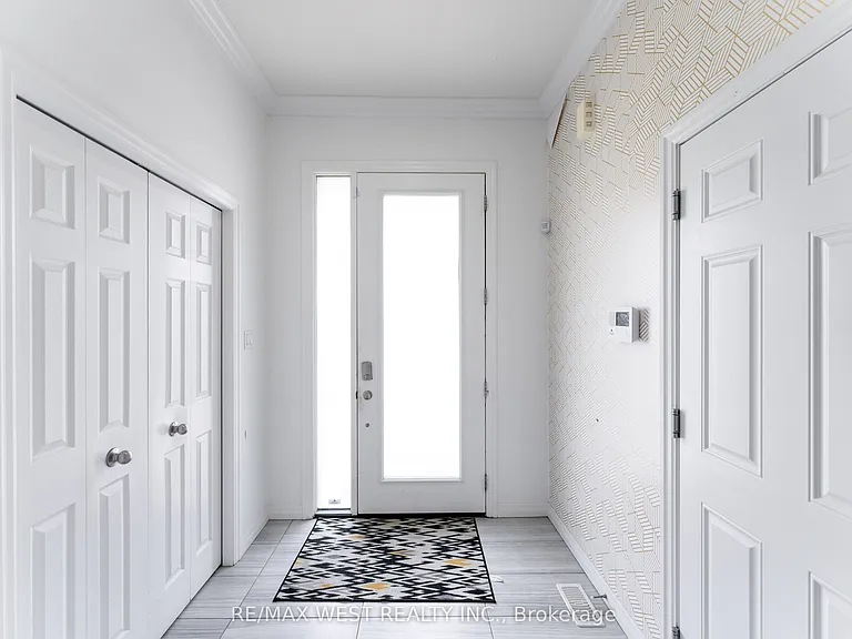 301 Freure Dr — Photo 2