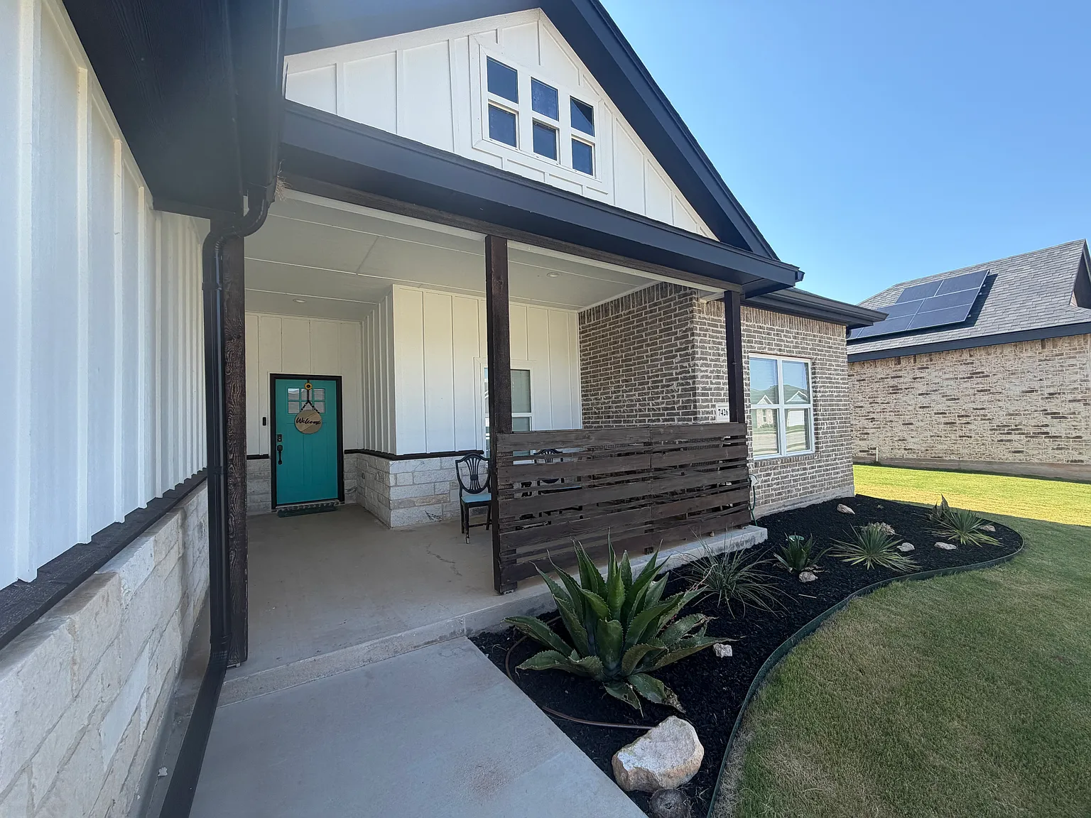 3 bed, 1578 sqft, $4,700 — Photo 2