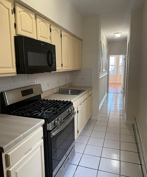 12 Paterson St #3L — Photo 1