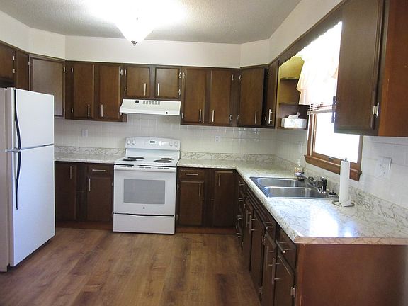 5th image of 903 Poplar Ln
