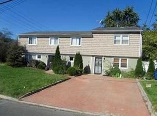 2 Bryant Ln, Old Bridge, NJ 08857