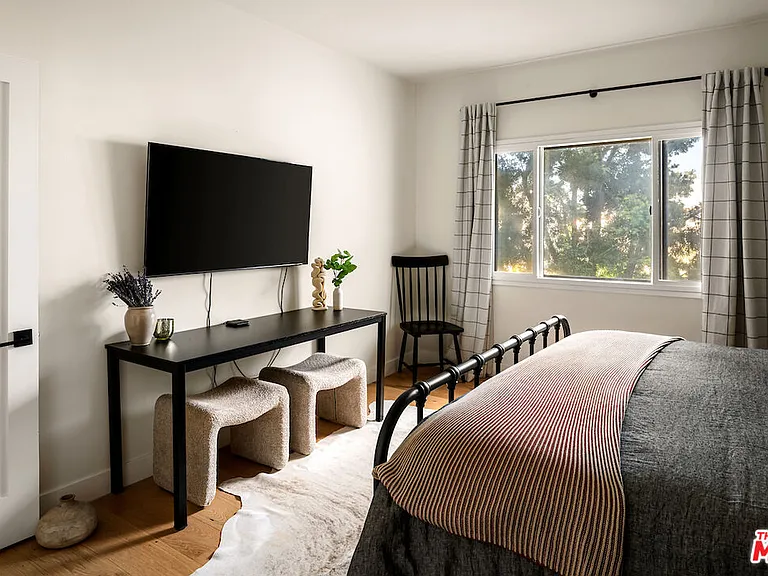 651 Wilcox Ave #3C — Photo 17