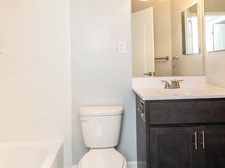 Cub Hill Apartments — Photo 17