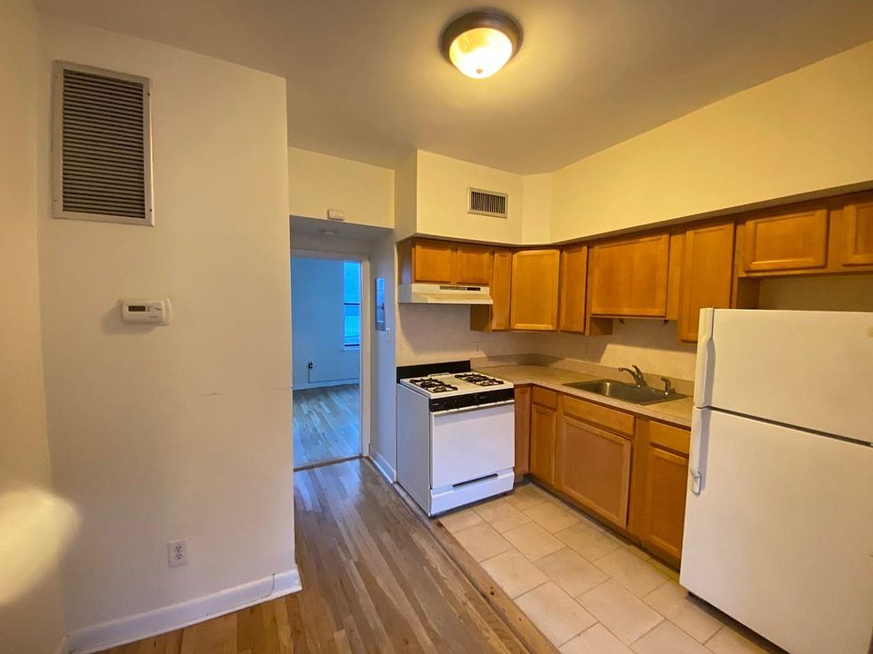 1st image of 276 1st St APT 1