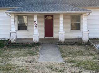 202 E Robberson St, Willard, MO 65781