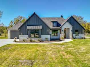 1000 Hennesay Park, Springtown, TX 76082