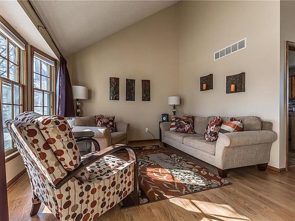 3rd image of 12604 Fountain Lake Dr