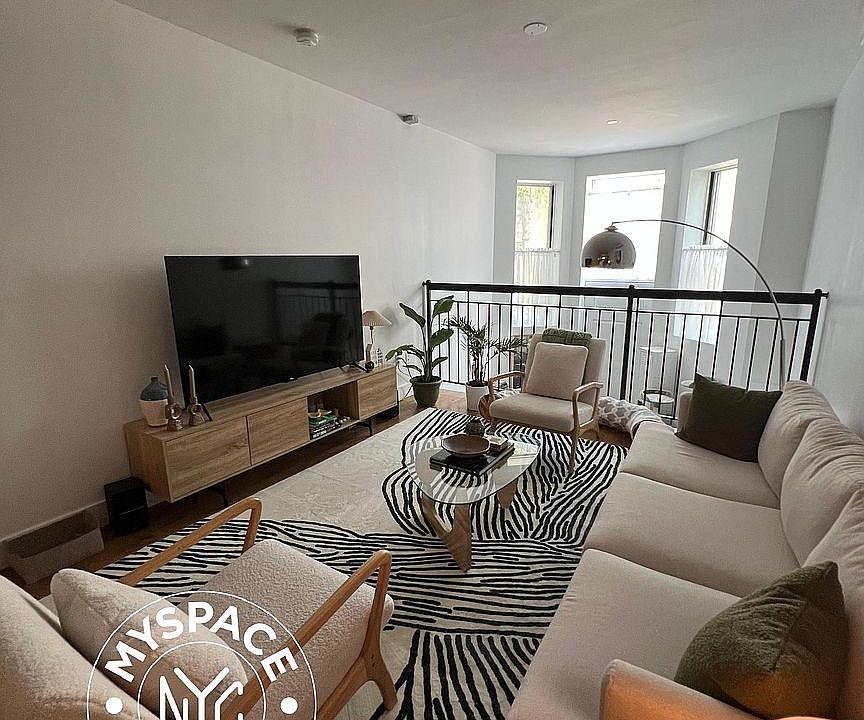 1st image of 226 Hawthorne St APT 1