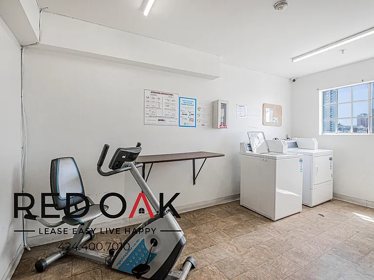 518 E 4th St #206 — Photo 18