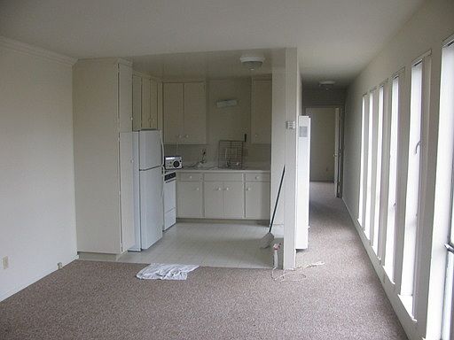 2nd image of 1050 Beech St