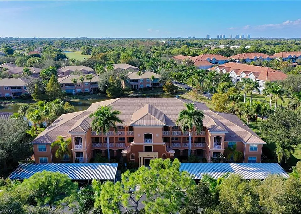 9601 Spanish Moss Way #3615