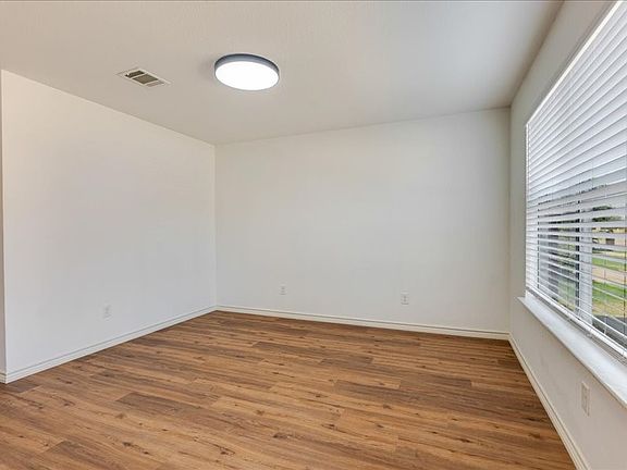 4th image of 1606 Withers Way