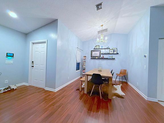 5th image of 2414 SW REGENCY Road