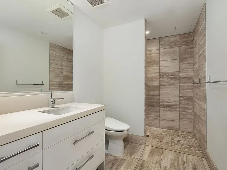 1555 Kapiolani Blvd #2000 — Photo 25