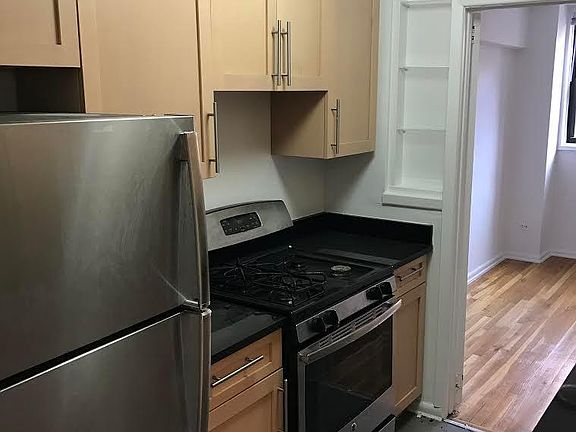 5th image of 2765 Ocean Ave APT 4A