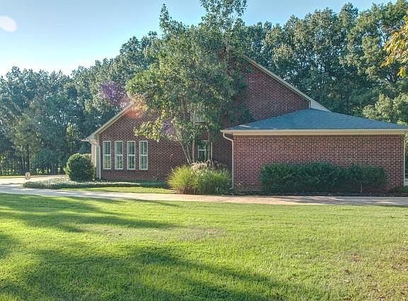 4th image of 561 Sugar Berry Ln