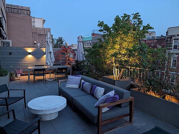 2nd image of 525 E 11th St APT 6C