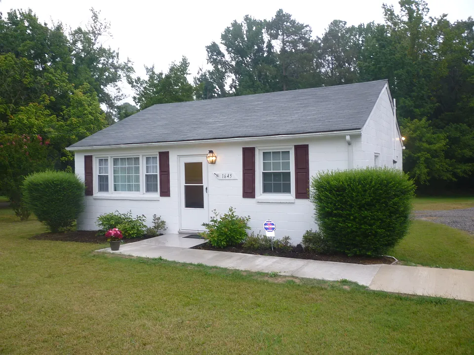 1645 Manakin Rd