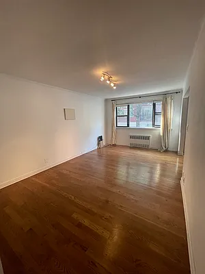 Rented by Modern Spaces | media 16