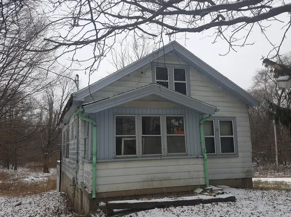 5905 Pleasant Hill Rd, Hartford, WI 53027